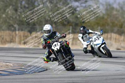 media/Dec-01-2025-Moto Forza (Mon) [[2daa91e15f]]/3-Beginner Group/Session 3 (Turn 3)/